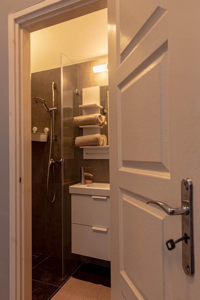 Maria Topfive With Free Private Parking Apartment Budapest Exterior photo